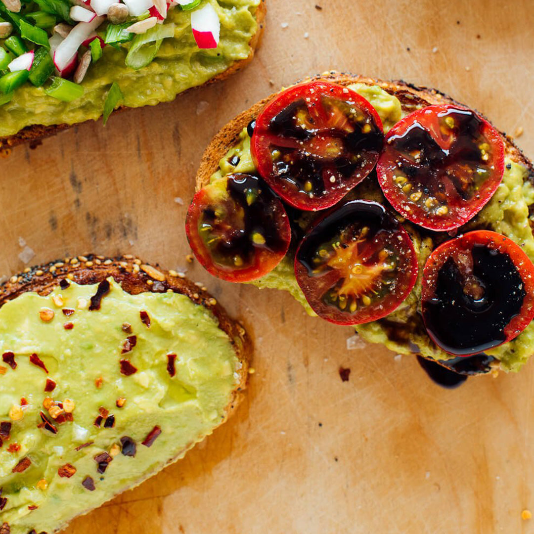 Tomato Basil Avocado Toast with Balsamic Drizzle vomFASS